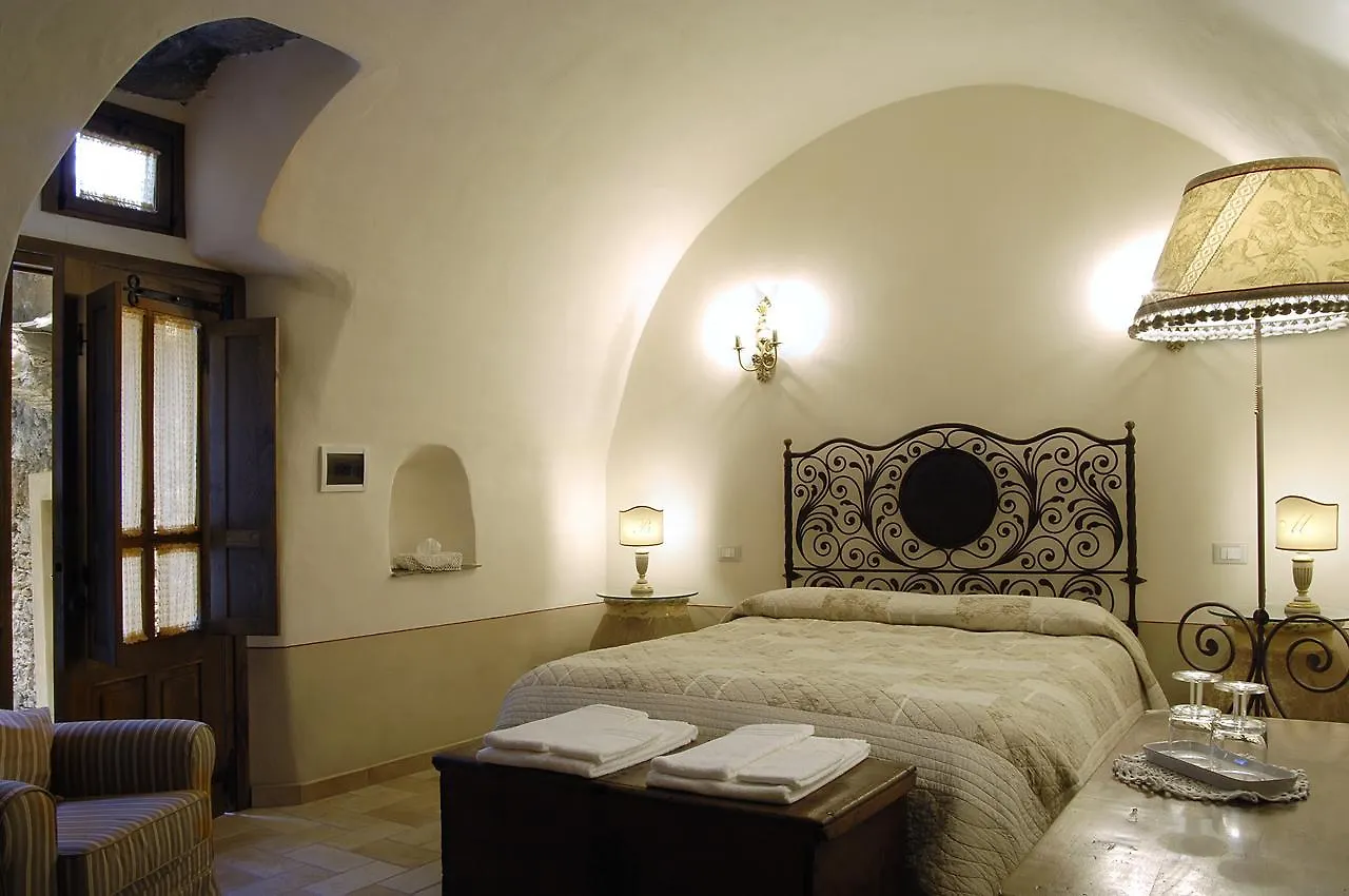 Bed and Breakfast La Casa Dei Nonni Castelbianco à Colletta Couette-café